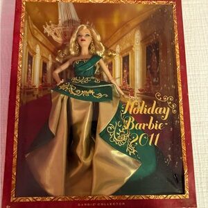Barbie 2011 Holiday Doll Mattel T7914 Blonde Hair Green Gold Dress Millie NRFB
